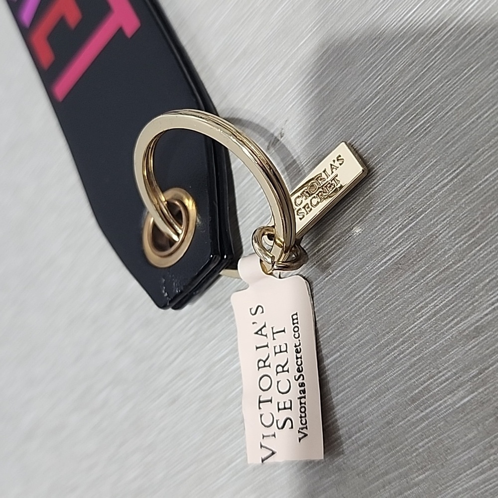Victoria Secret KeyChain - Picture 3 of 3